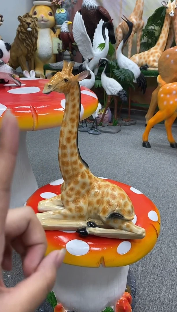 树脂33cm长颈鹿一只