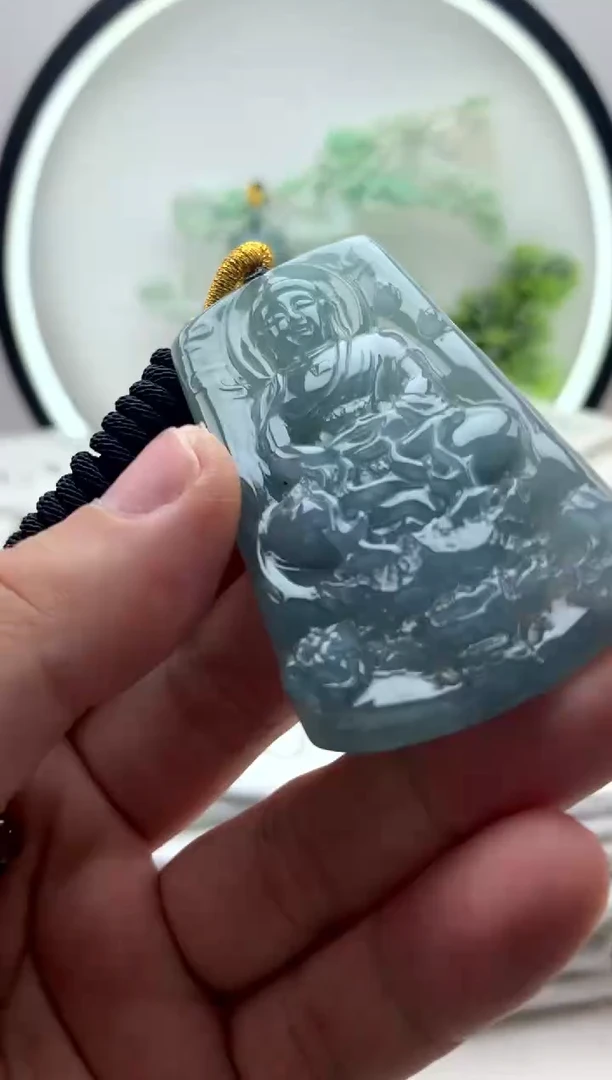 翡翠未镶嵌颈饰大日如来