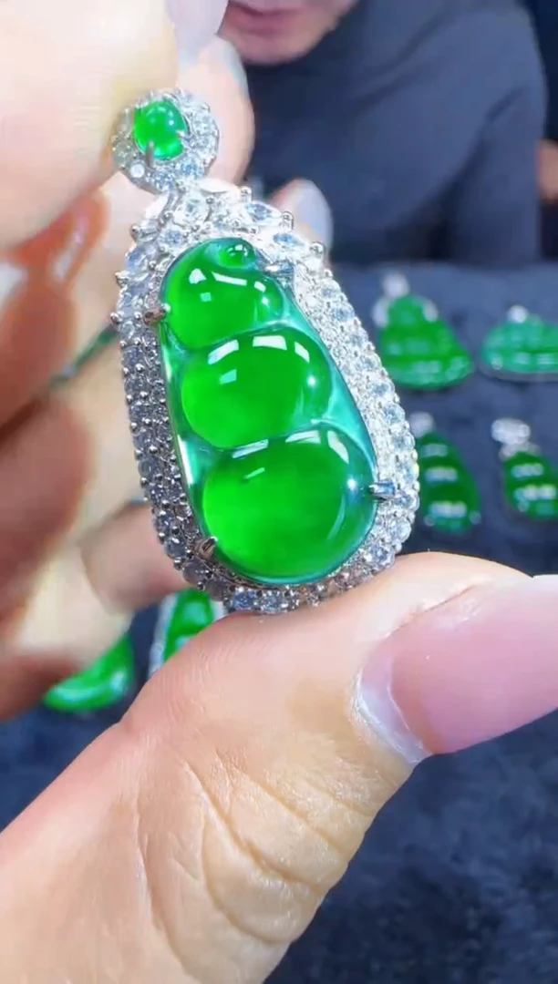 未镶嵌定制翡翠翡翠吊坠25