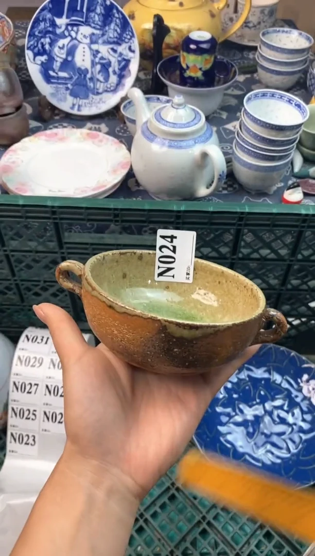 瓷片小*(*^_^*)(*^_^*