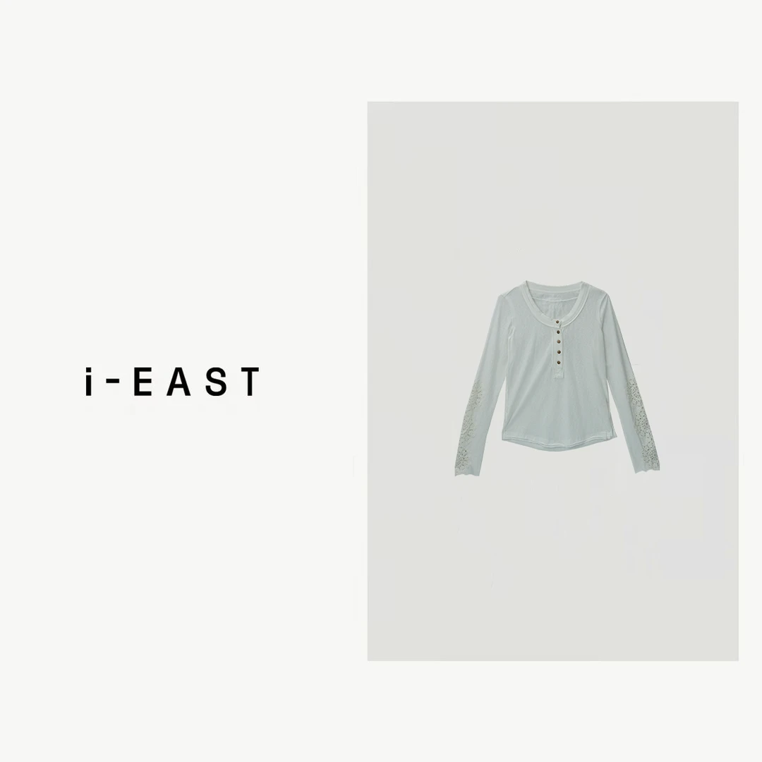 i-EAST 蕾丝甜豆~排扣设计感袖口蕾丝T恤上衣-4Q SY0252