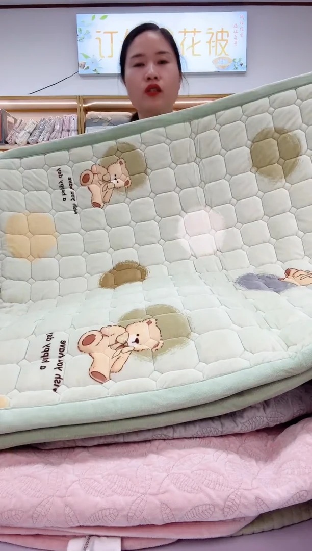 棉加厚绒床盖   微瑕