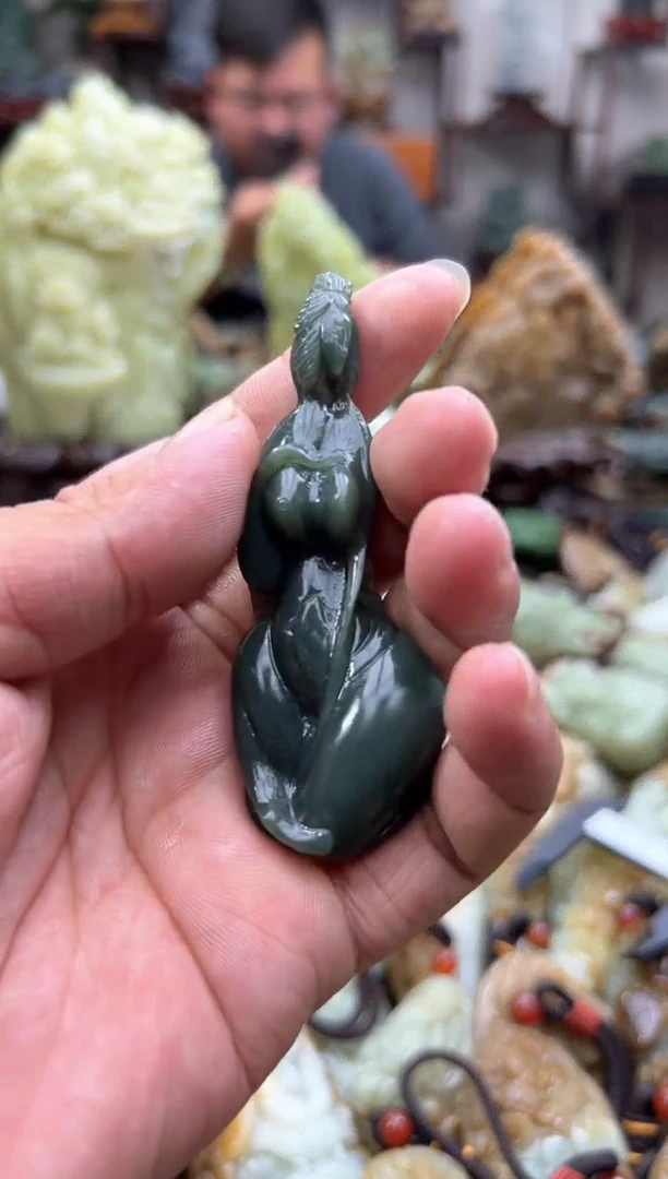 和田玉未镶嵌把件1