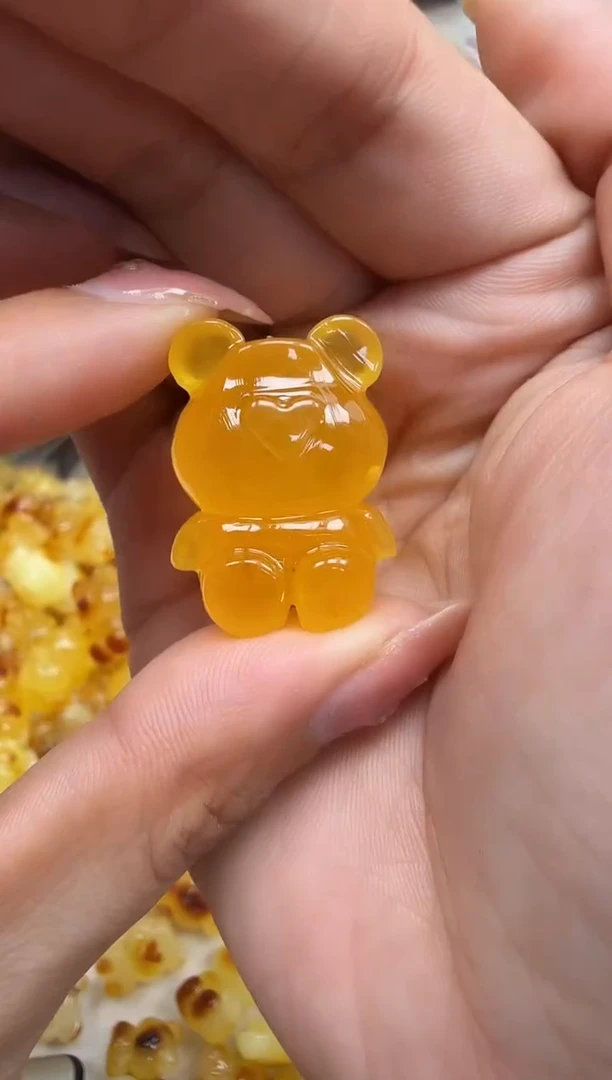 未镶嵌琥珀裸石如图微瑕