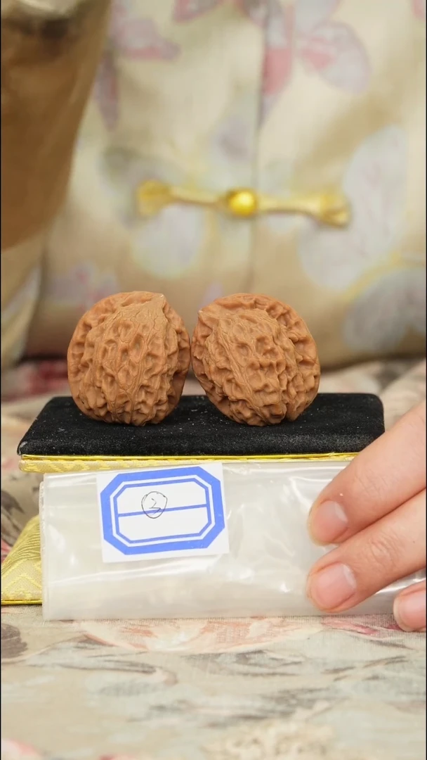 【闪购商品】文玩核桃把件非嫁接北京鹰嘴