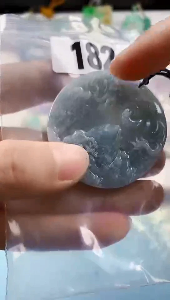 翡翠未镶嵌颈饰天然翡翠吊坠挂件