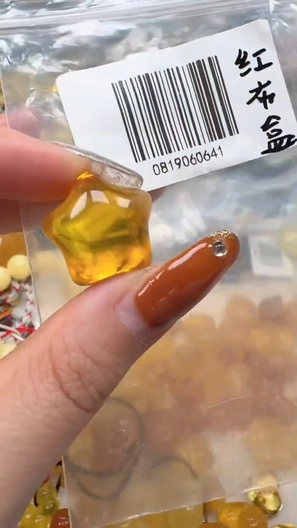 裸石琥珀未镶嵌如图