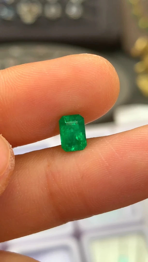 裸石祖母绿哥伦比亚0.83克拉