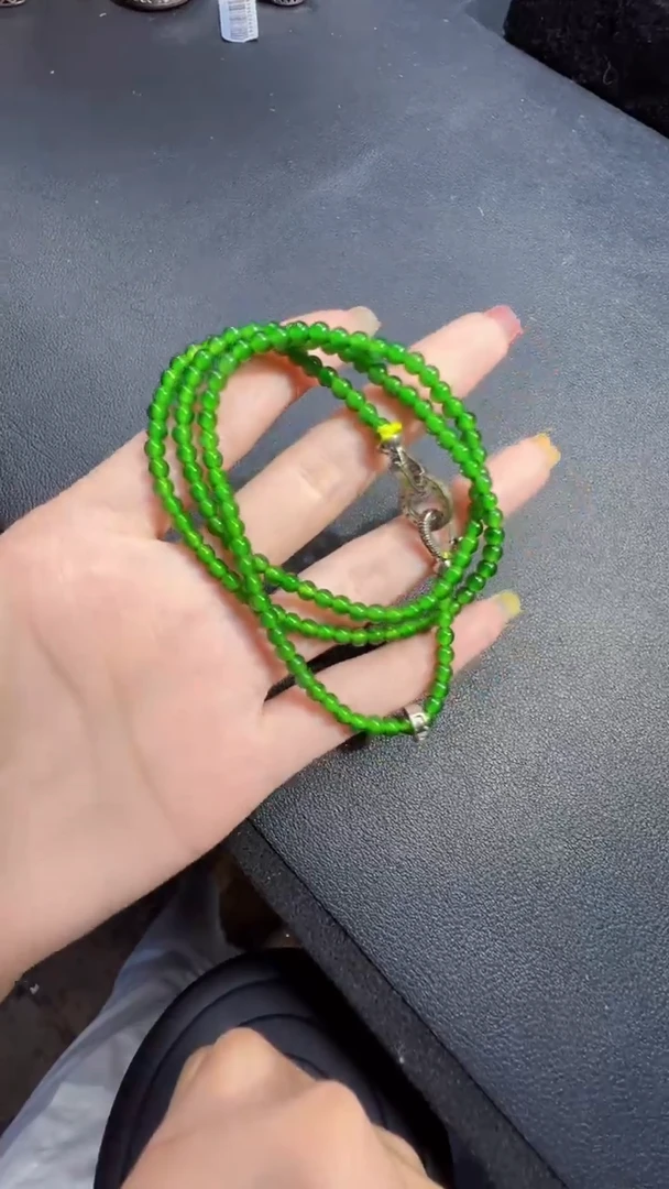 未镶嵌定制翡翠翡翠A货有轻微色差属于正常现象，珠链多样性发货1