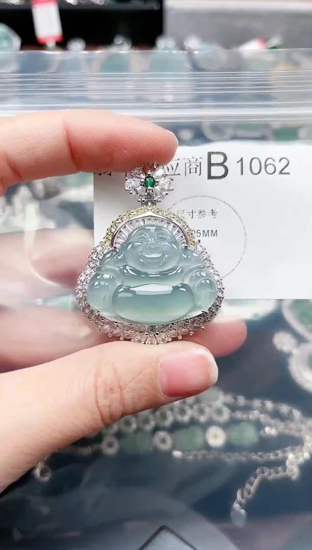 【闪购商品】翡翠颈饰未镶嵌1062赠皮绳