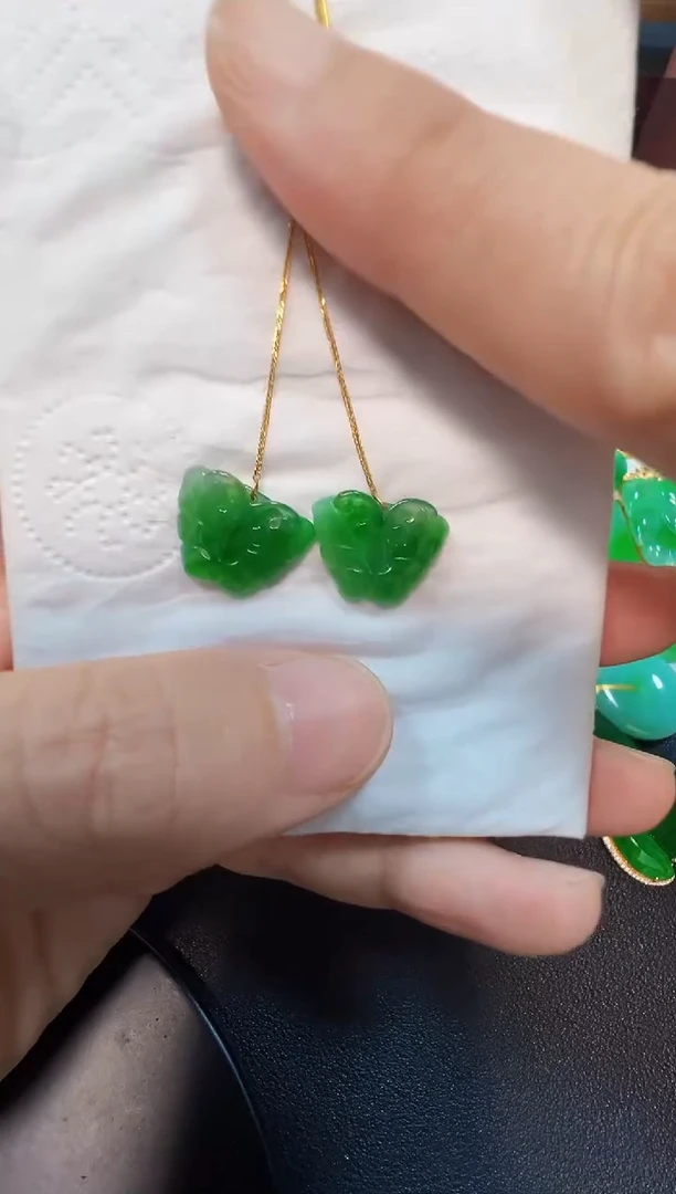 18K金镶嵌翡翠耳饰480