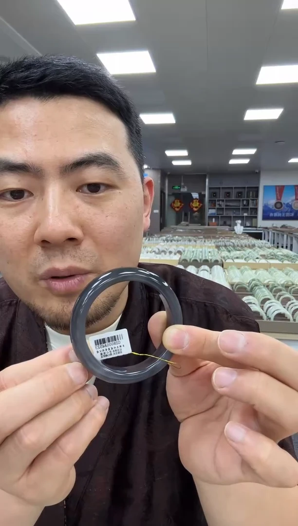 和田玉手镯未镶嵌  523