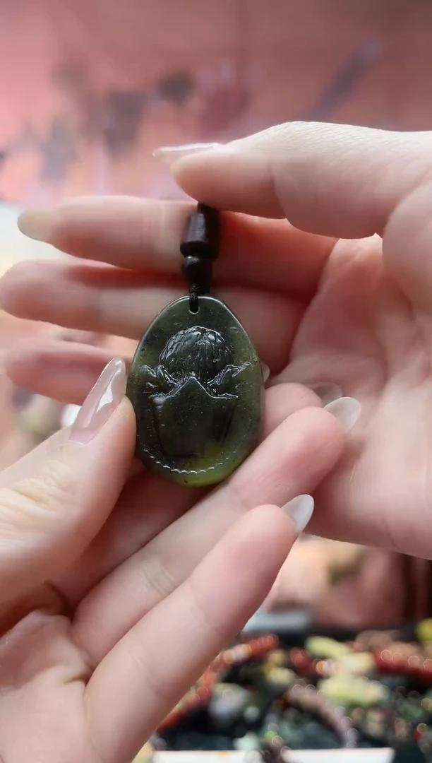 未镶嵌岫玉吊坠·