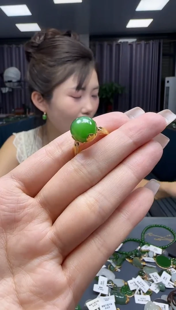 和田玉戒指18K金镶嵌1