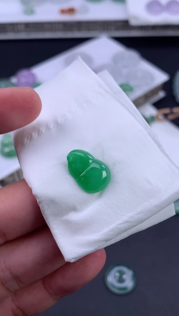 未镶嵌定制翡翠翡翠