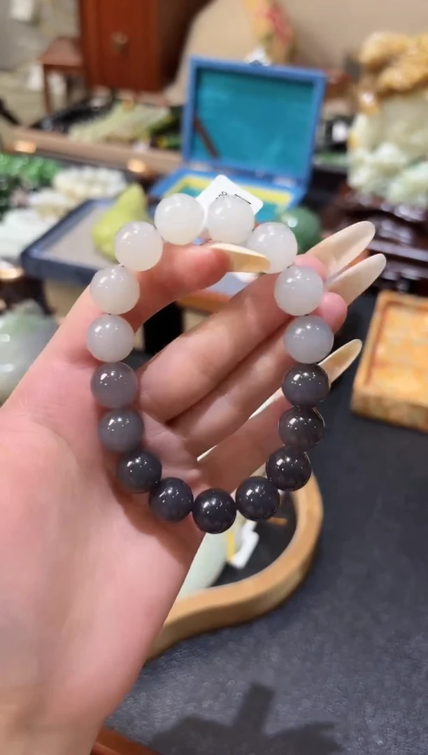 手串未镶嵌和田玉董小姐推荐 多样性发货 拍一发一yz