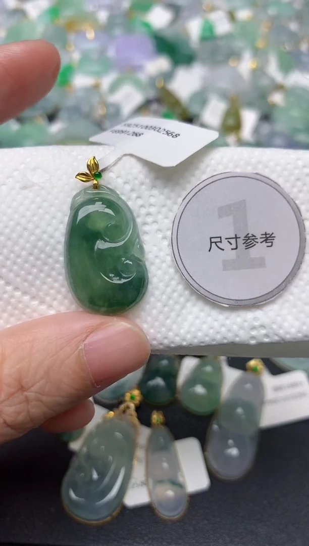 颈饰18K金镶嵌翡翠天然缅甸A货翡翠