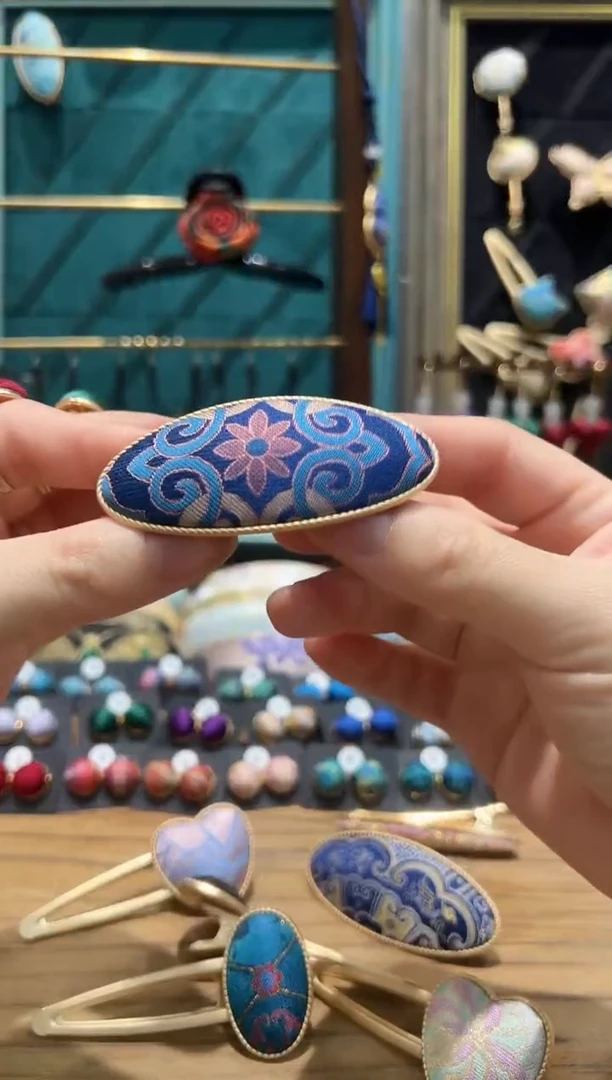 【闪购商品】【一物一拍车】四合如意小弹簧夹AA