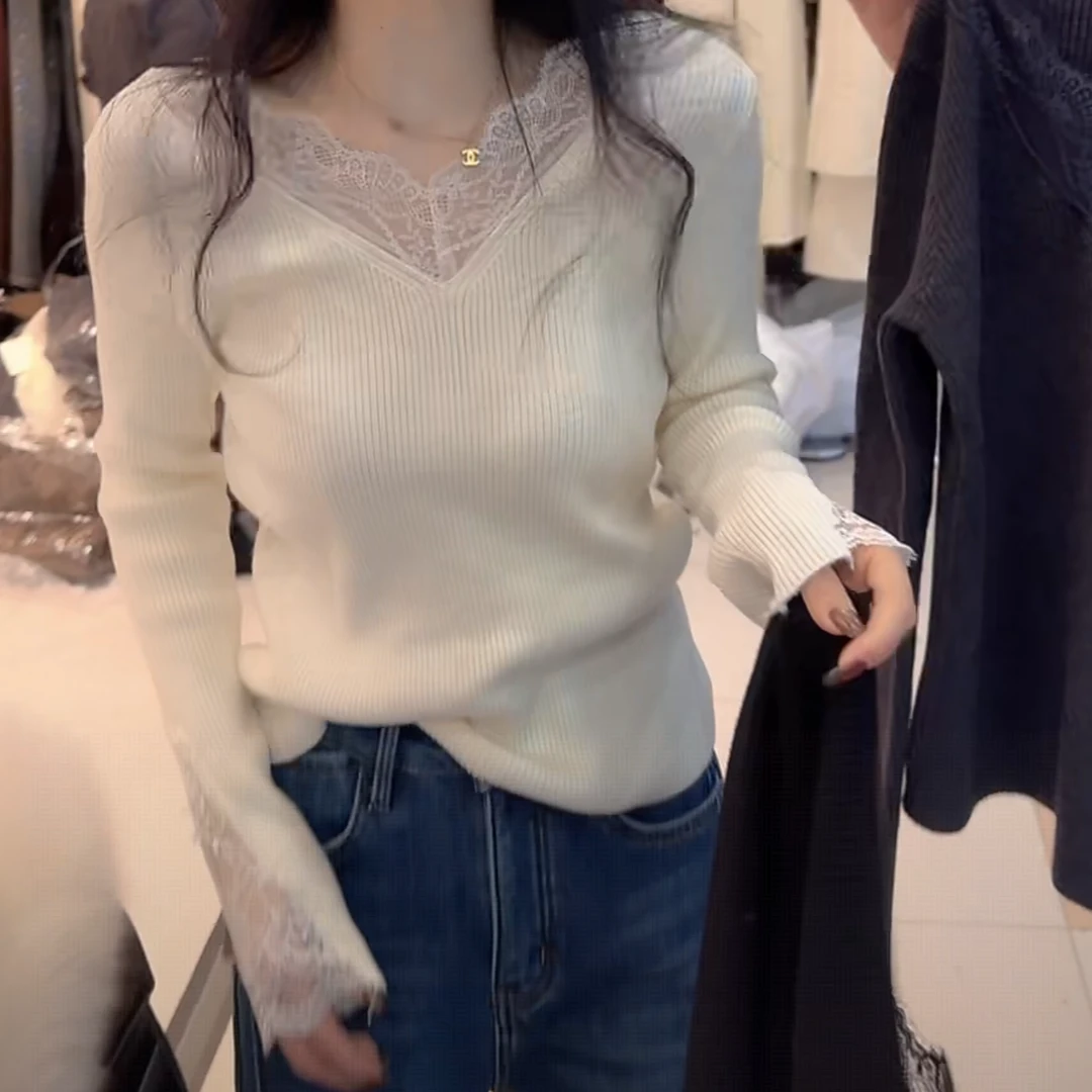 设计感袖口拼接蕾丝V领针织衫2025秋冬新款时尚百搭长袖打底上衣