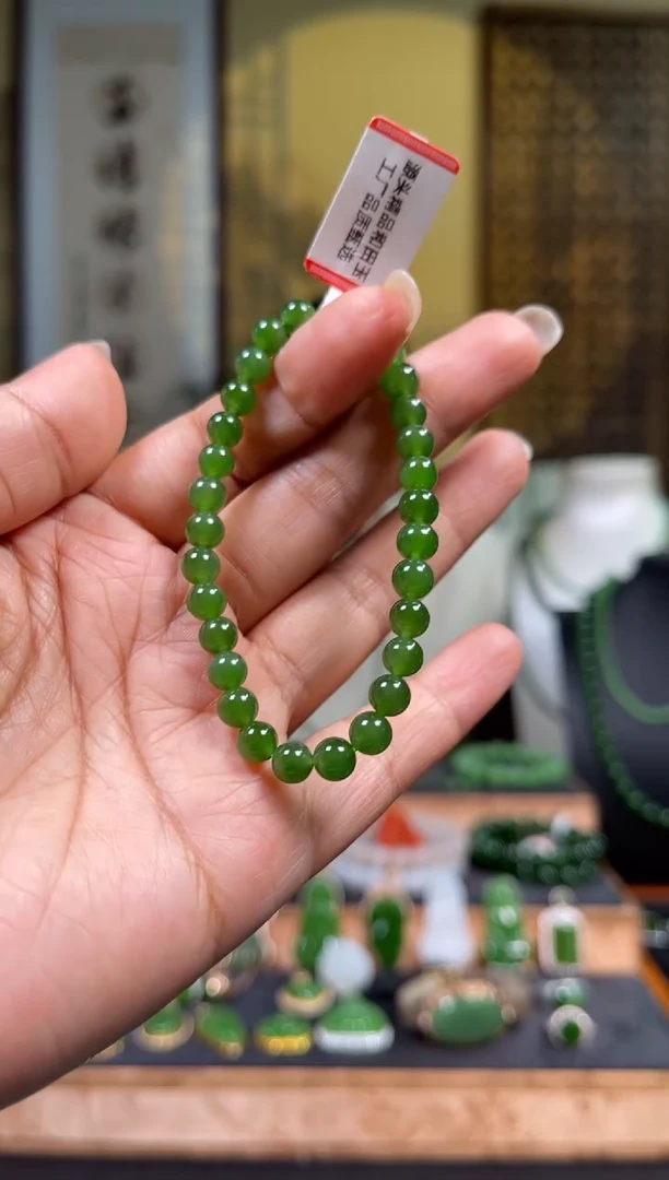 颈饰未镶嵌和田玉±6mm阳绿单圈手串多样性发一