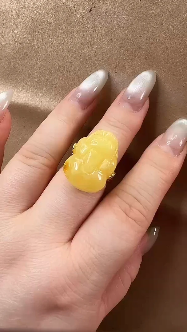 琥珀颈饰未镶嵌戒指