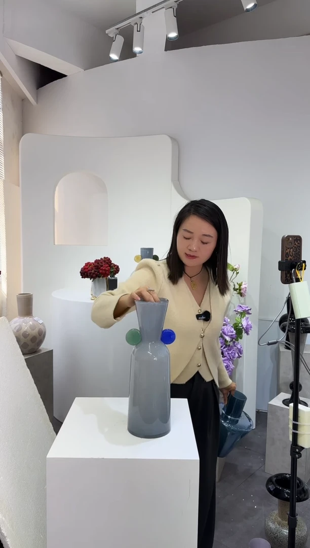 【闪购商品】藤1个双耳花瓶