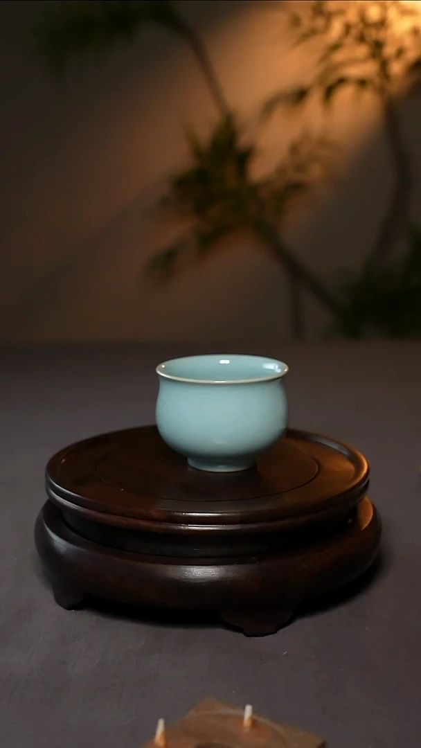 上品天青釉圆融杯