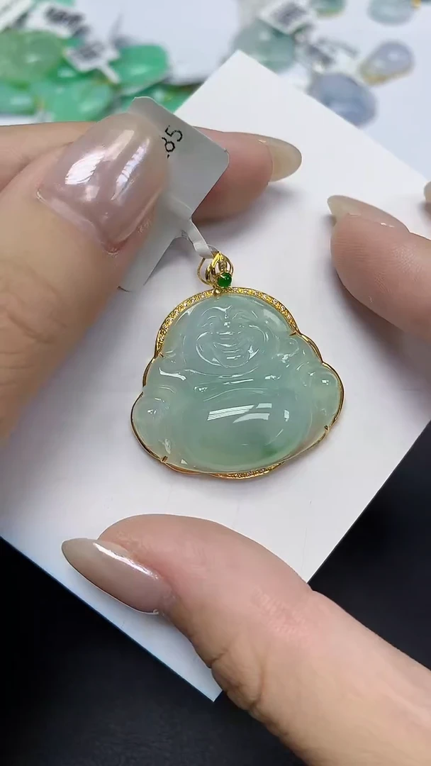 翡翠18K金镶嵌颈饰天然缅甸翡翠A货