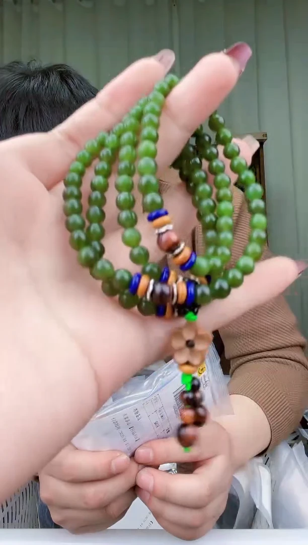 【闪购商品】和田玉挂件未镶嵌拍一发一，多样性发货