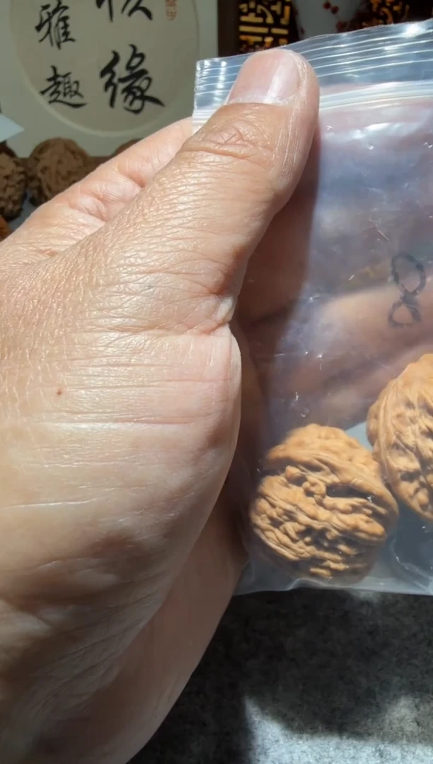 把件文玩核桃【核缘雅趣】38左右汉高楼，同尺寸随机发