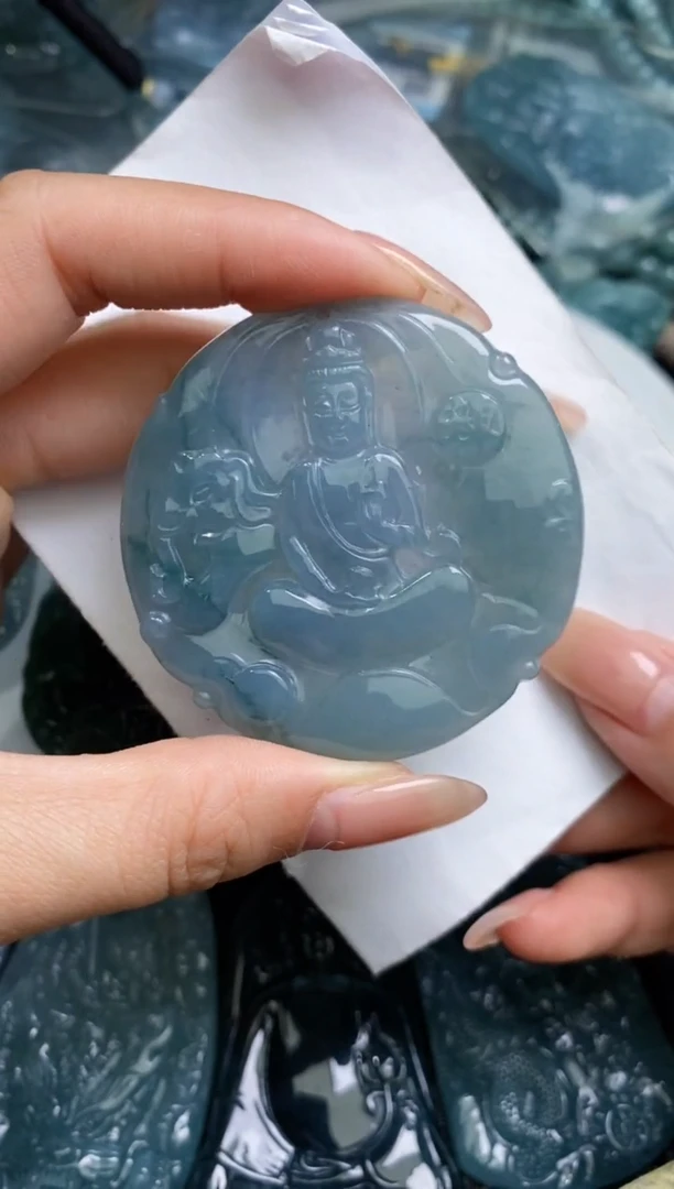 【闪购商品】翡翠颈饰未镶嵌           