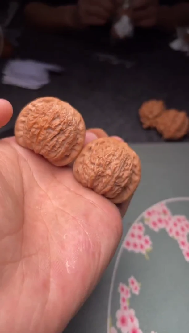 把件文玩核桃a67  血麒麟 37尺