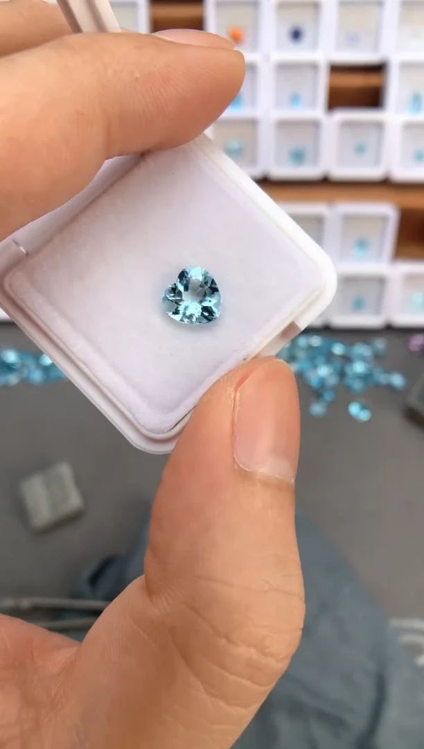 未镶嵌裸石定制海蓝宝石芝***天1.7ct 圣玛