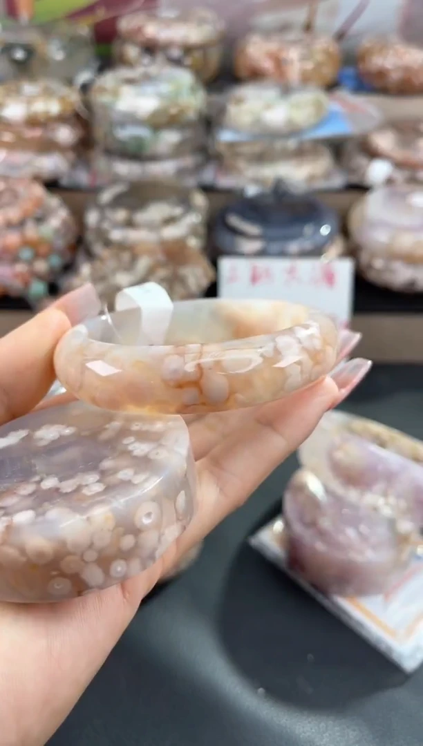 未镶嵌手镯石英质玉57