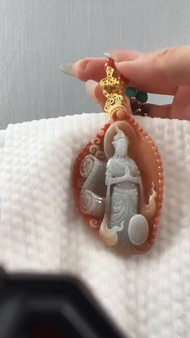 颈饰未镶嵌翡翠观音