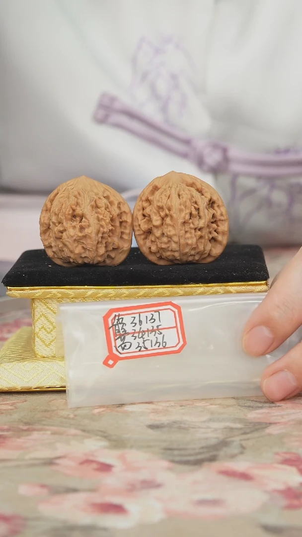 把件文玩核桃望月