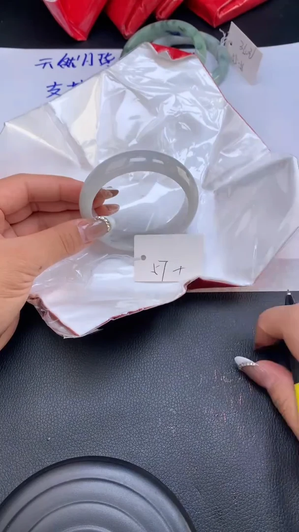 【闪购商品】翡翠手镯未镶嵌天然缅甸A货翡翠手镯