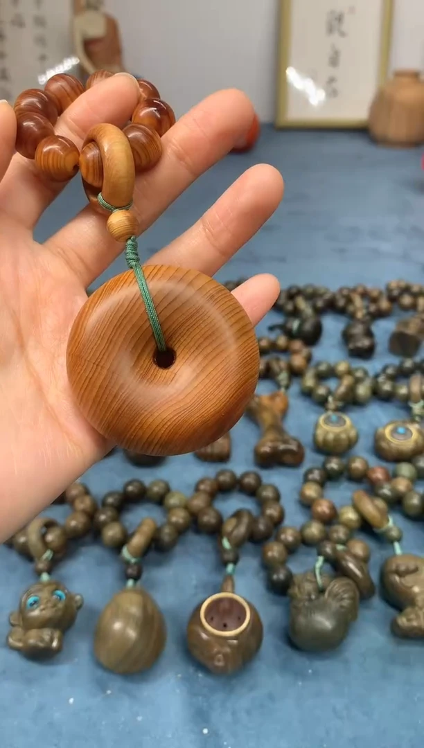 【闪购商品】维腊木（绿檀）把件高油料 平安扣