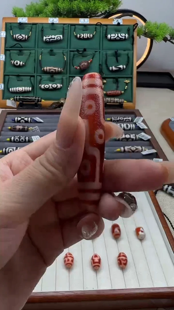 玛瑙/玉髓（覆膜）颈饰未镶嵌33微瑕随机发货