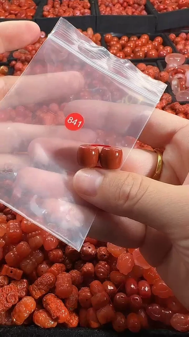 颈饰未镶嵌南红玛瑙1