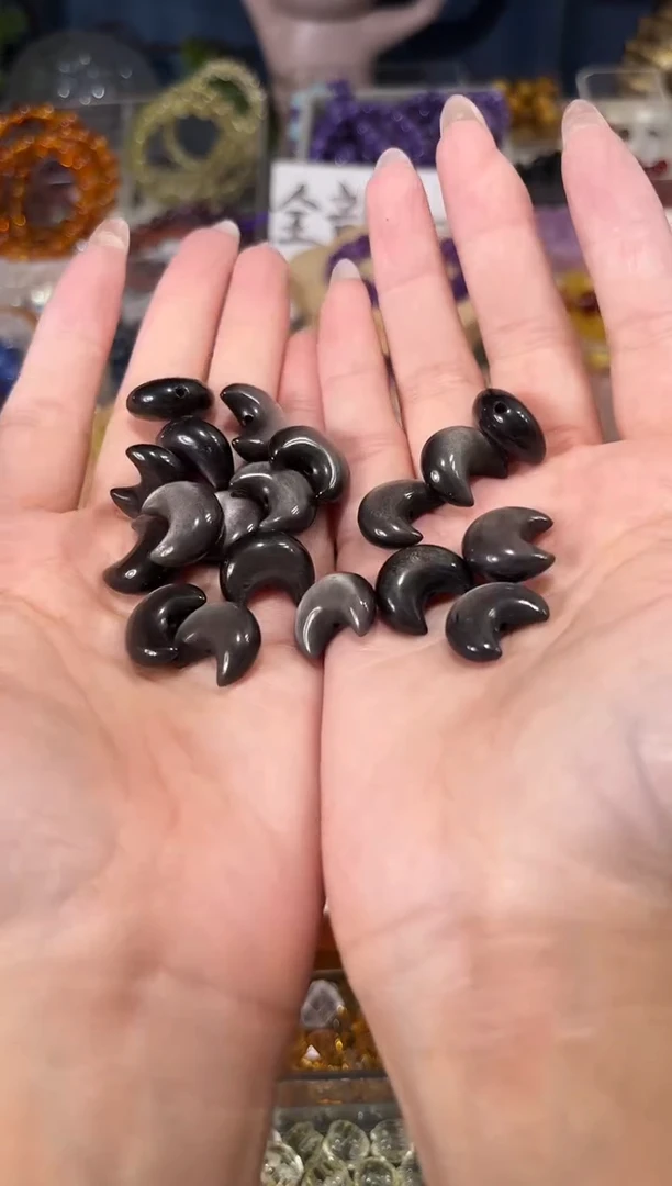 水晶手串未镶嵌银耀月亮一个