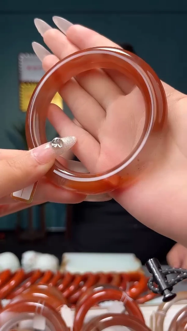 【闪购商品】南红玛瑙颈饰未镶嵌64