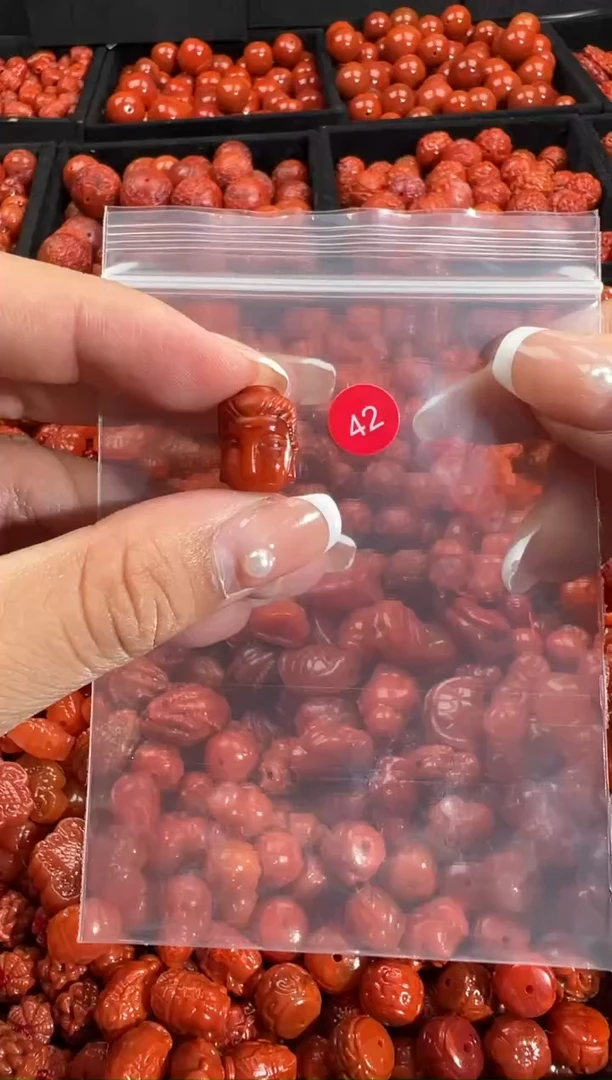 颈饰未镶嵌南红玛瑙1