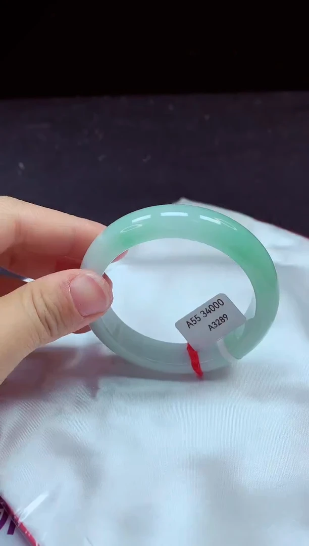 【闪购商品】翡翠手镯未镶嵌镯子55+