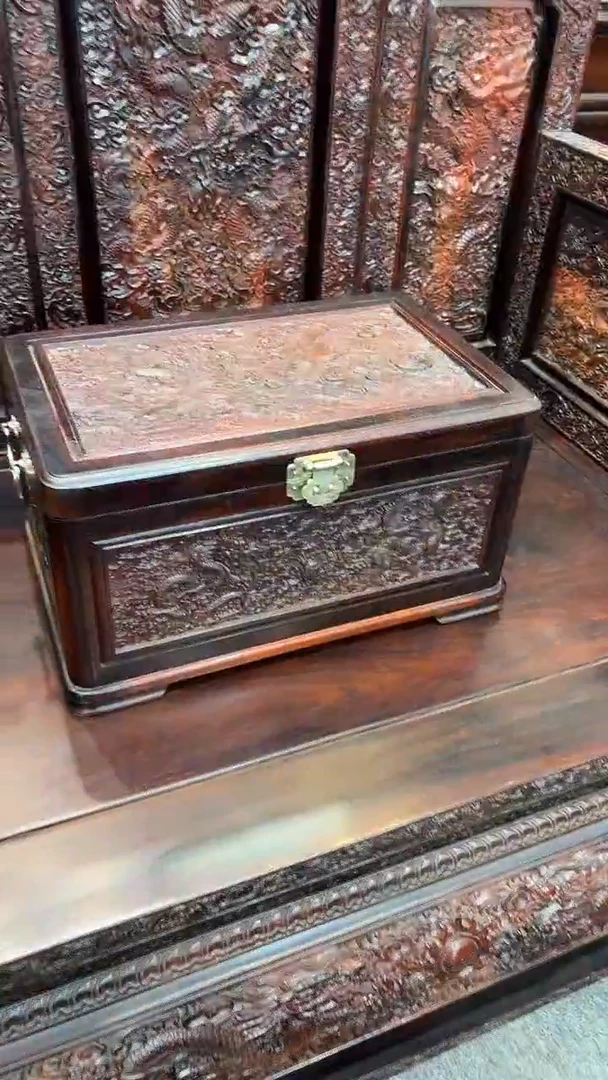 红酸枝木类酸枝--大嫁妆箱