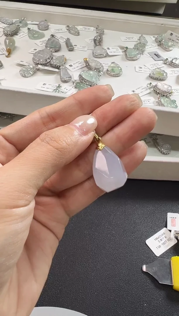 颈饰18K金镶嵌翡翠KZGF1206-015