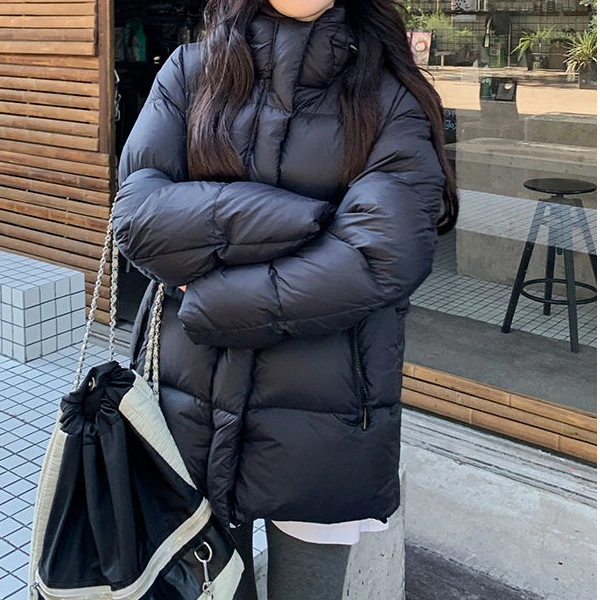 曼德西比利冬季新款黑色连帽加厚抗寒包臀面包服短款泡芙羽绒服女