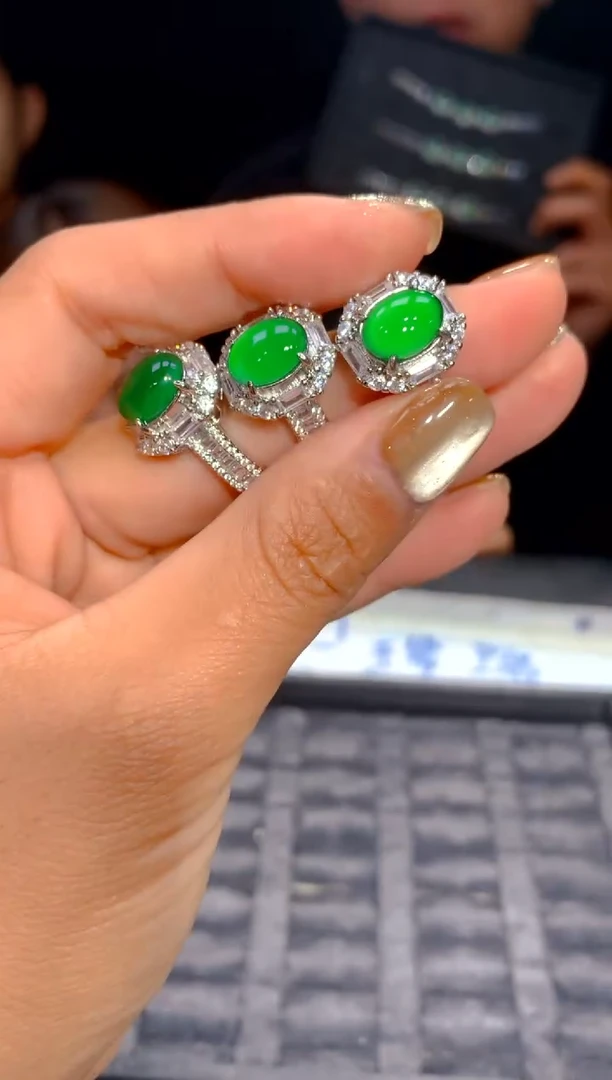 【闪购商品】定制翡翠未镶嵌18多样性发货（发其一）