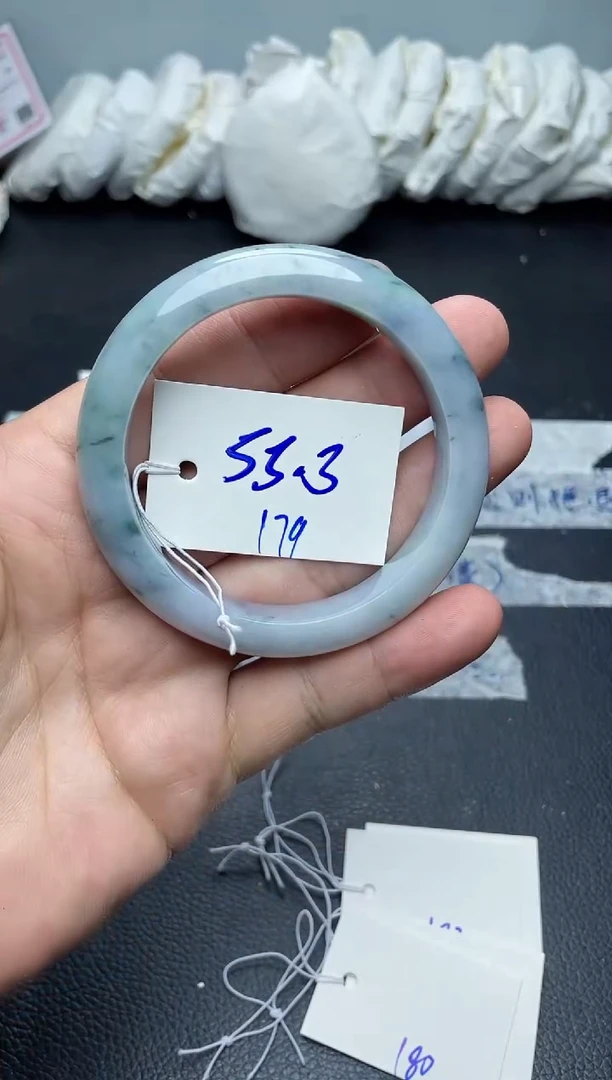 未镶嵌手镯翡翠179