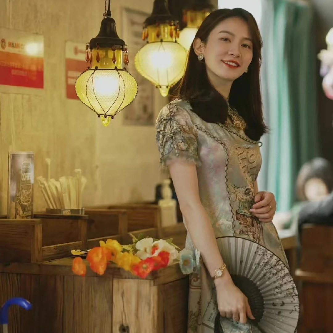 法式收腰泡泡袖连衣裙女2025新款温柔显瘦气质设计感短袖裙子女